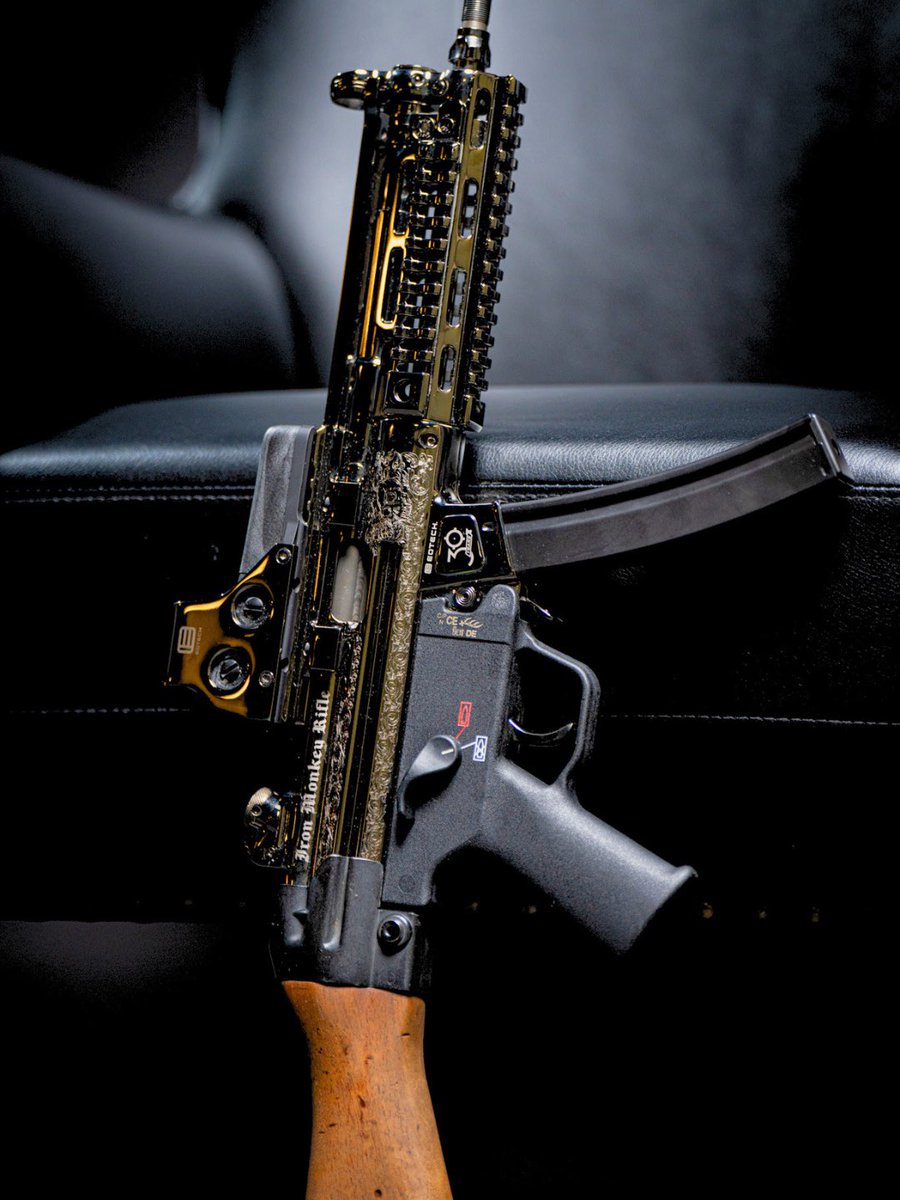 EOTECHInc's tweet photo. Redefining the term “Gold Standard”.
#EOTECH #IronMonkey https://t.co/1jRIVwY06C
