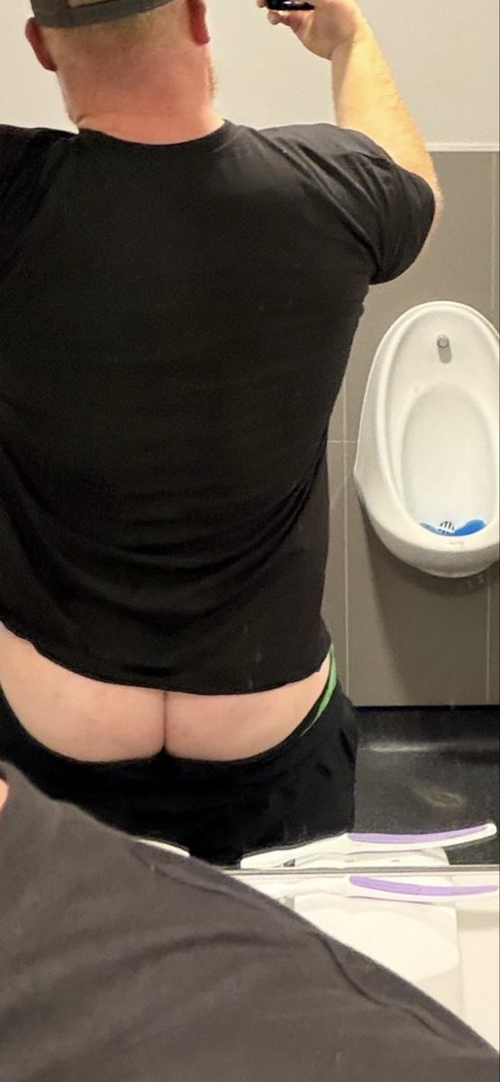 Gingerbeef01's tweet photo. Peekaboo https://t.co/JwTsogYVW5