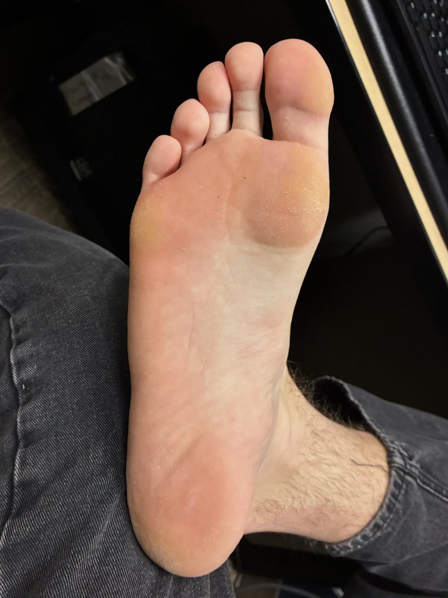 SolesWithCanuck's tweet photo. My feet get so stinky after work…

Anyone want to see for themselves? 😏 https://t.co/UOckV3WHHZ
