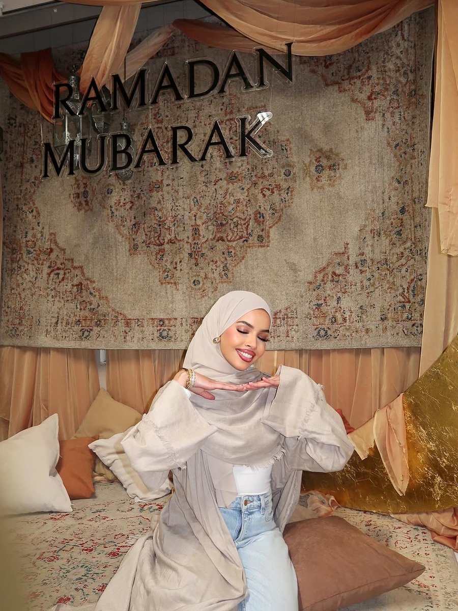 amizadesoliedar's tweet photo. Wishing you all a blessed Ramadan, besties 🤍 https://t.co/LnxxxH1Gqn