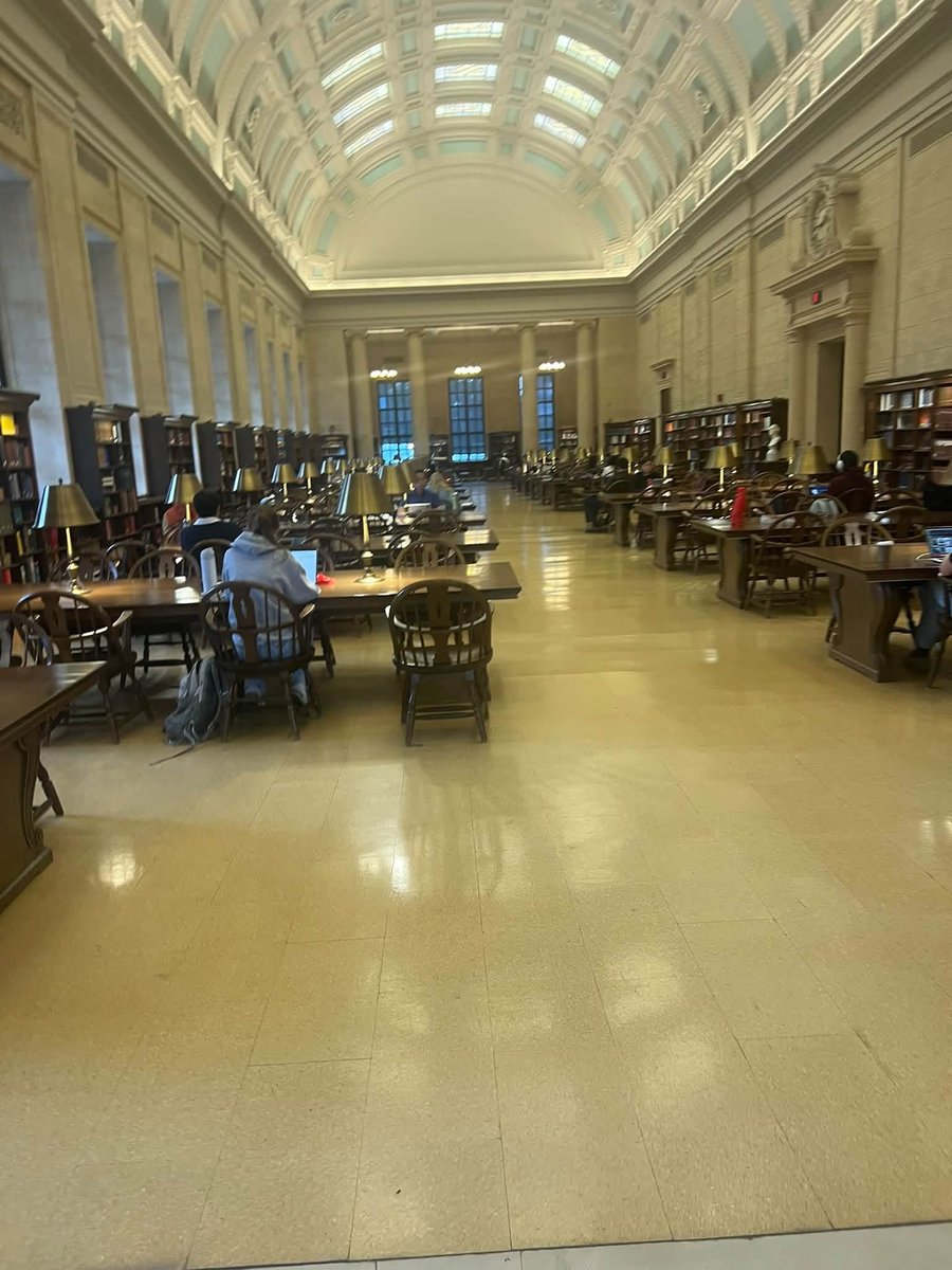 Awale11's tweet photo. #Harvard  library 📚 is the oldest library in the United States 🇺🇸. It consists more than 25 individual Libraries across different schools and locations. This is the famous #Widener #memorial  #Library located at #Harvard #Yard. https://t.co/riavtSbuXA