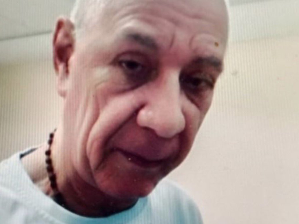 YOYOPRESS's tweet photo. 🚨 ES UN ADULTO MAYOR, TIENE CÁNCER Y LA CIDH ADVIRTIÓ SOBRE SU GRAVE RIESGO: El régimen de Delcy Rodríguez lleva meses ignorando las medidas dictadas a favor de ORLANDO LAUFER

Tiene 70 años y está preso desde noviembre de 2021, vinculado sin pruebas al llamado caso Gedeón. Casi cinco años después, su juicio sigue sin concluir.

Su estado de salud es crítico: padece cáncer de próstata, un tumor cerebral y otras complicaciones graves denunciadas por su familia.

En mayo, la CIDH otorgó medidas cautelares urgentes a su favor y advirtió sobre el riesgo de daño irreparable a su vida, integridad y salud. Exigió al Estado garantizarle atención médica especializada y adoptar medidas para protegerlo.

Pero Laufer sigue preso.

Y no solo existe una advertencia internacional: el propio Código Orgánico Procesal Penal venezolano establece restricciones a la prisión preventiva para mayores de 70 años.

¿Qué más tiene que ocurrir para que lo liberen?