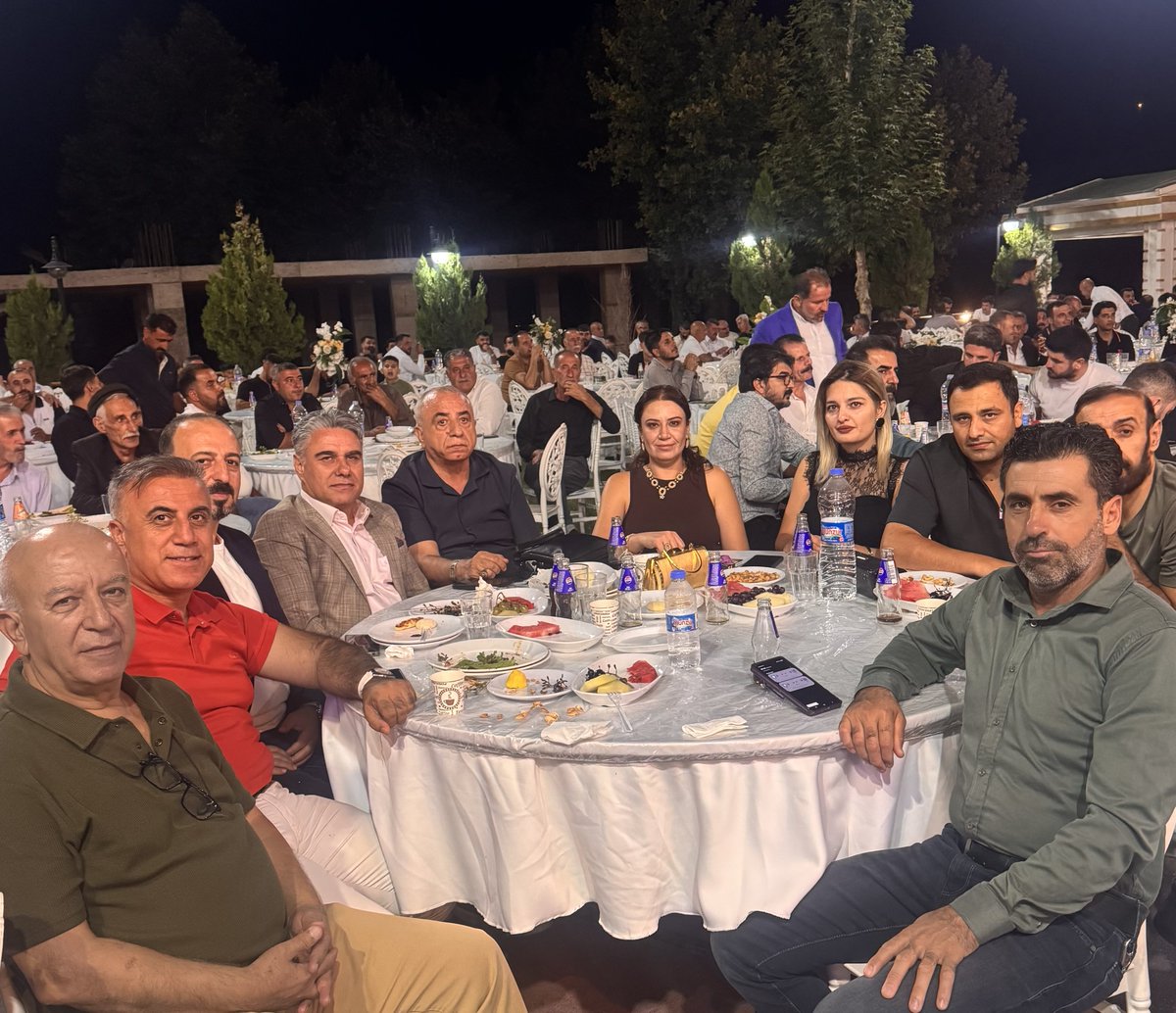 DiysadD's tweet photo. Diyşad yönetim kurulu olarak değerli üyemiz Harun Tutuş’un düğününe katıldık.

Harun &amp;Fatma çiftine ömür boyu mutluluklar dileriz💐👰‍♀️🤵

#diyşad
#diyarbakır https://t.co/phjcMKbEYI