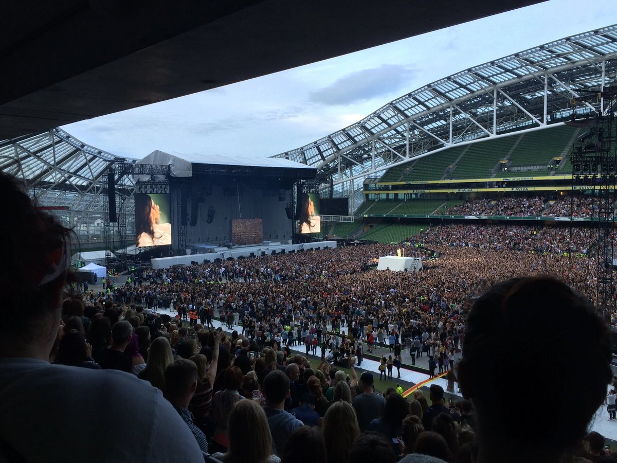CC_AOTY's tweet photo. @MessiFenty @mfundozstar Where were her supporters here? https://t.co/K0gES4XKST