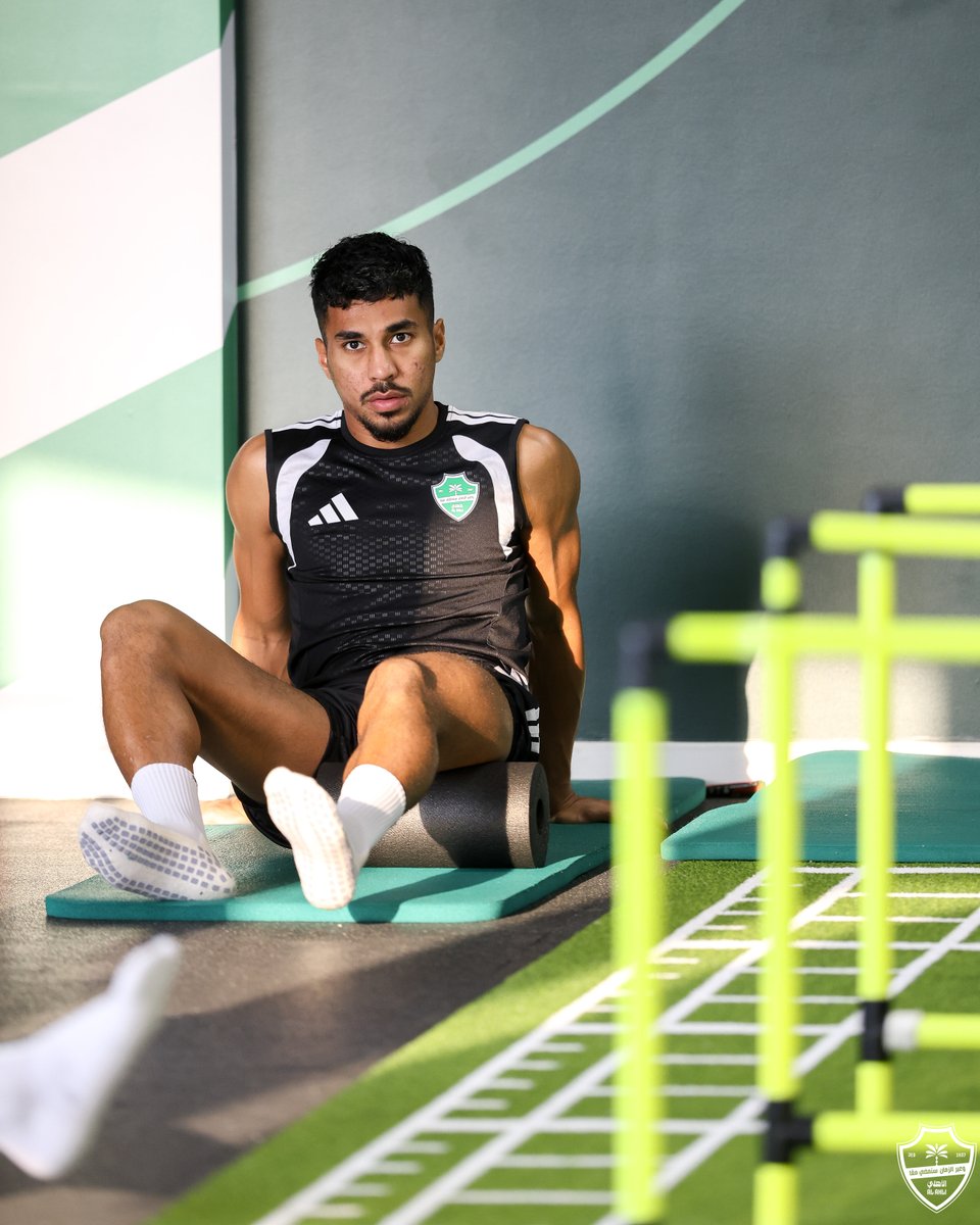 ALAHLI_FC's tweet photo. العيون على المباراة القارية 🎯

#الأهلي_باختاكور | #دوري_أبطال_آسيا_للنخبة | #وعبر_الزمان_سنمضي_معًا https://t.co/xjbnUDjLmN