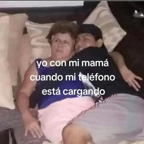 bhuocito's tweet photo. Bien literal por qué me aburro sin celular https://t.co/rxWCDmN115