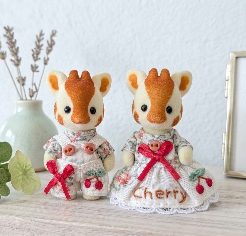 uhcsyn's tweet photo. ペアで着ると可愛いです🦒🍒 https://t.co/bbesZIjGXb