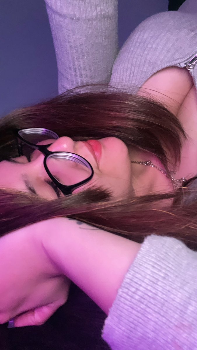Miasecret1940's tweet photo. Buenas noches guapos💜🔥🔥
https://t.co/Pi4a93yMGH💜💜🔥🔥🔥
#onkyfans #YourSecretCrush #VirtualBae https://t.co/swfKcs89KW