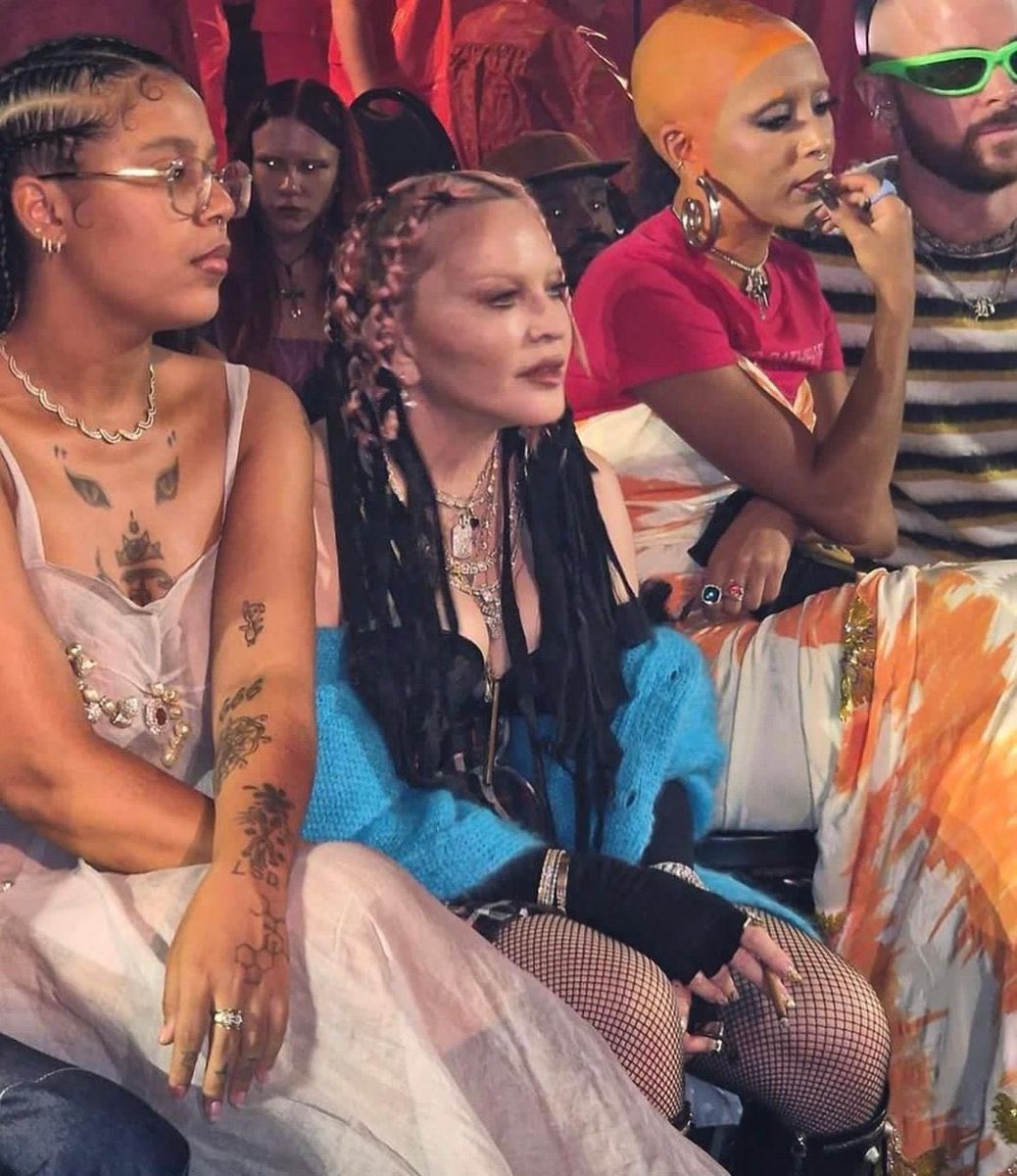 needtcknow's tweet photo. when madonna had doja under her curse https://t.co/ql5Hzi9KUK