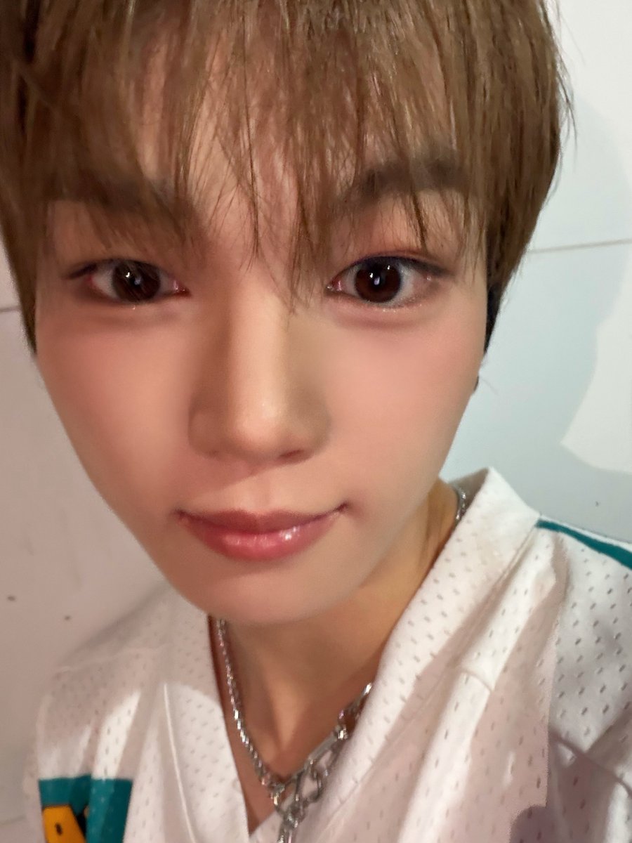 YOUNITE_twt tweet picture