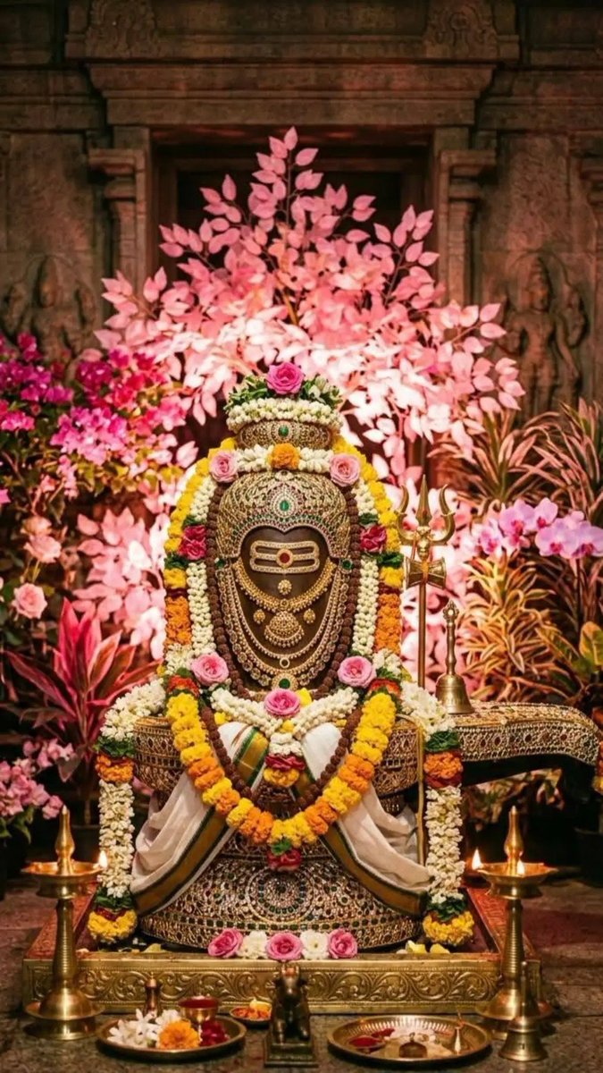 shivShambu1111's tweet photo. Om Namah Shivaya #SriVeerabhadraswamy #hara #Rudra #omnamahshivaya #Mahakaleshwar #omnamahobhagvatheRudraya #KashiVishwanath #Kedarnath #amarnath #somanath #manjunath #mallikarjun #sriyediyursiddalingeshwar #srirevannasiddeshwara Hara Hara Mahadev💐🙏🏼Reply Om Namah Shivaya 💖 https://t.co/jmM4WpoMQr