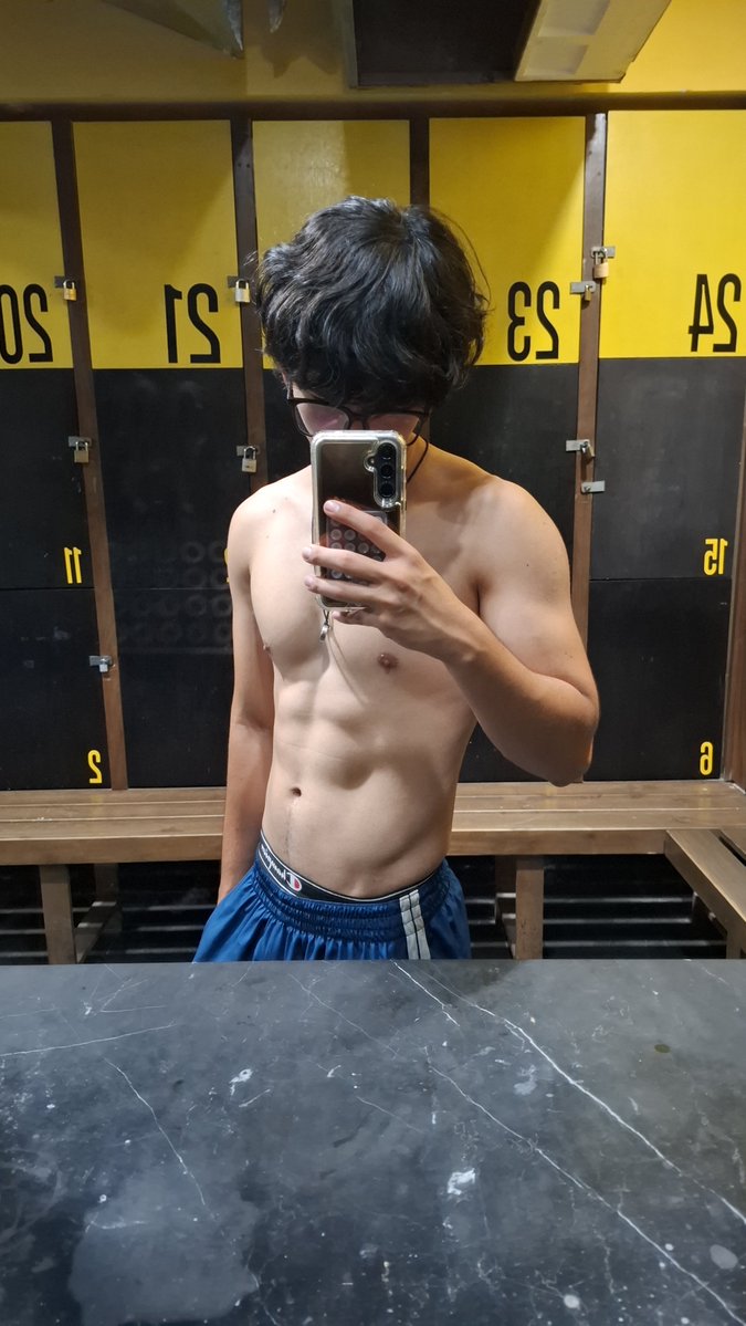 loverik03's tweet photo. #Gym
#nsfw https://t.co/NDxPcfX3CB