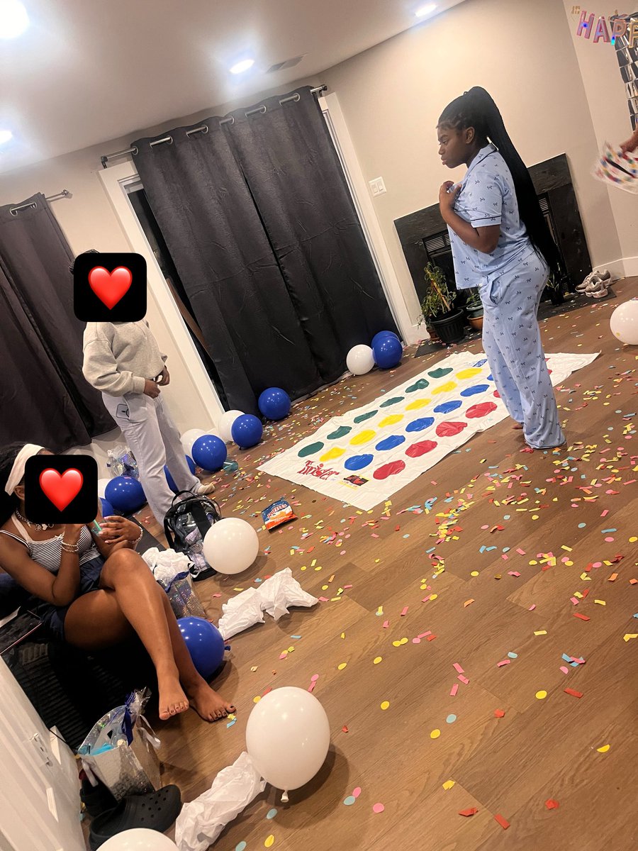 sheez_weird's tweet photo. It’s been a long weekend😮‍💨. From dinner at crafty..to a sleepover.. to the fair baby..It’s time to wind down 😮‍💨P.s I now have a 14 year old🥴. https://t.co/aZXNAJjPzf