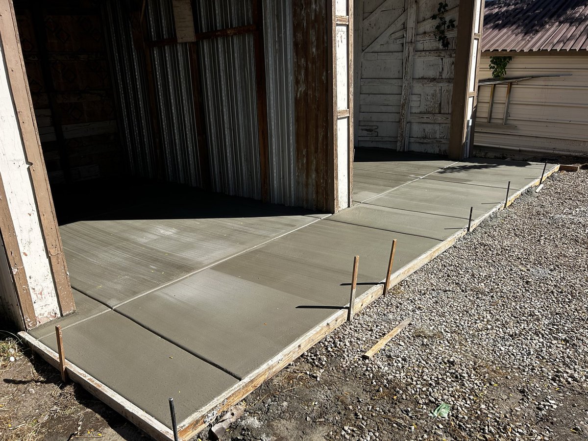 ConcretePlusLLC's tweet photo. This my last Saturday pour for more information don’t hesitate to contact us https://t.co/nG7fuGW5qa https://t.co/2NqGuRuH11