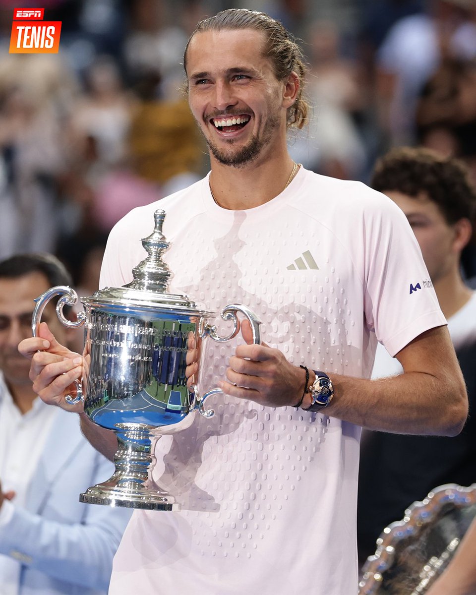 ESPNtenis's tweet photo. "Esperé 30 años para ganar un Grand Slam y ahora conseguí dos en un lapso de tres meses".

🗣️ Alexander Zverev, campeón del #USOpen. https://t.co/VEPtgS1Dh9