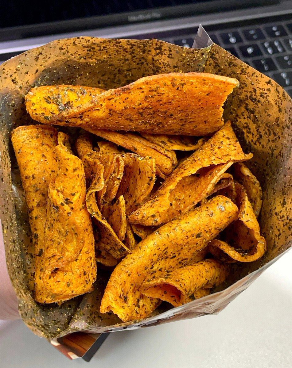 NatividadSrj5u's tweet photo. Just found the most addictive salty egg yolk crisps! Sharing a bag with my bestie right now—snack time hits different when you spread the joy https://t.co/EgCSt5pPMZ