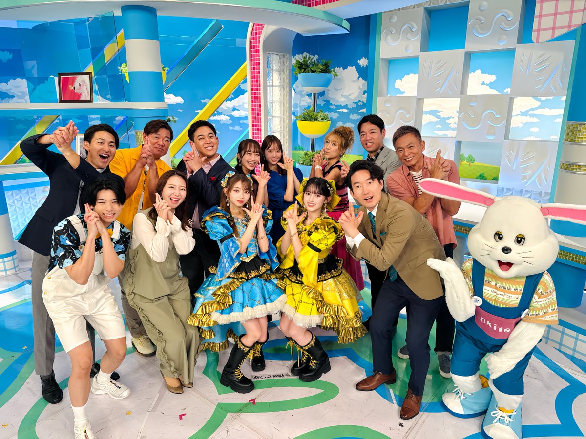 ohaasaofficial's tweet photo. きょうのおは朝に #超ときめき宣伝部 の
#辻野かなみ さん #菅田愛貴 さんが
生出演してくださいました💙💛

お2人直伝の" 超アイドルポーズ "に
テレビの前のみなさんもときめきまくりだったのではないでしょうか！？

今回でおは朝出演はなんと4回！
おは朝の空気感を楽しんでもらえていたら
うれしいです🐰💭

　　　✨9月30日(水)リリース✨
⋆˳𓊆 𝗡𝗘𝗪シングル💿大盛りハッピー 𓊇˳⋆
　　　　@sendenbu_staff 

⋱ 🎶ご出演ありがとうございました🎶 ⋰

#超とき宣
#おは朝