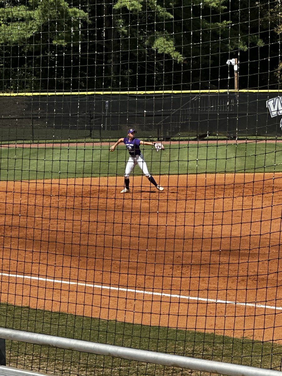 sciasciazirger's tweet photo. The kid did her thing. First start of her college career in fall ball. When given her opportunity she shined bright. 2 for 2 with big gap hits. Keep working @KaylieZirger. Never stop working. Love you! https://t.co/0Vqgw6BWkc