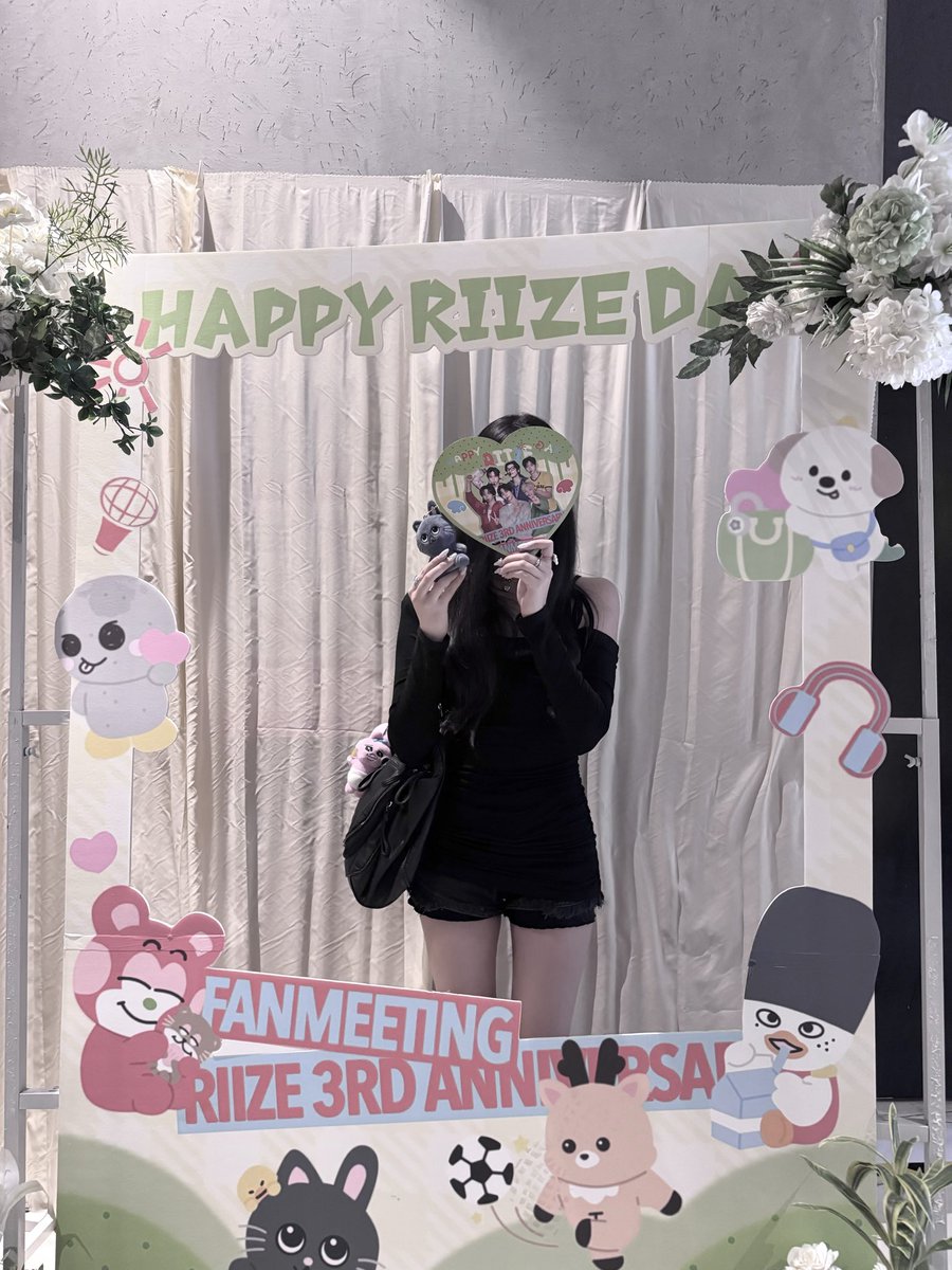 iiheao's tweet photo. 3주년 축하해 오래보자🐈‍⬛🧡 https://t.co/1YkfIYyqcN
