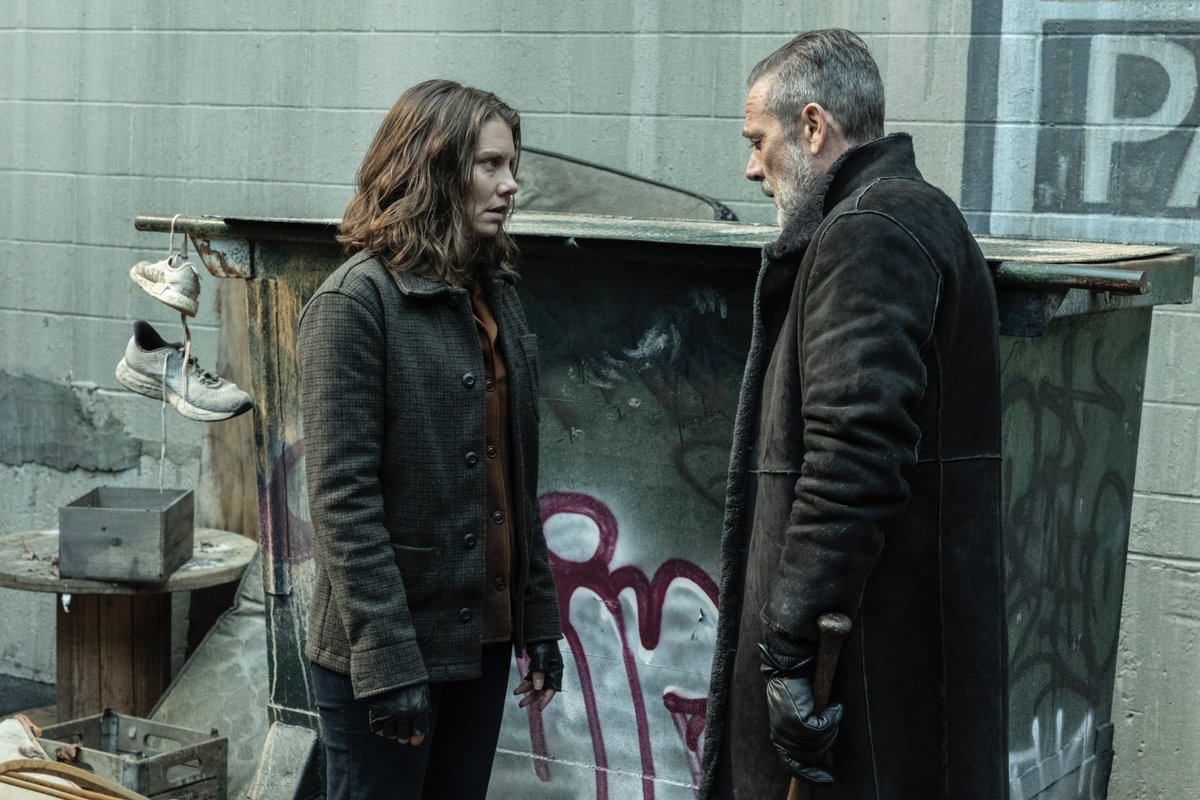 WalkingDead_AMC's tweet photo. THE FINALE. 👀  An all-new episode of #DeadCity starts now on @AMC_TV. https://t.co/H0ynnXkHy7