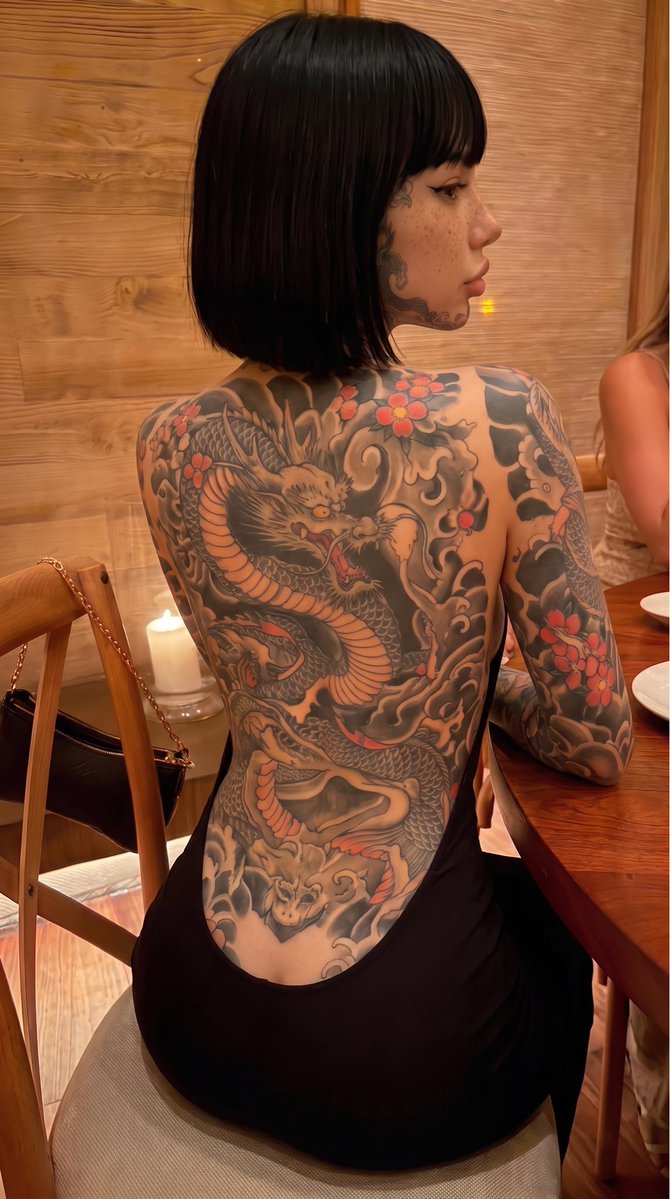 myka_rei's tweet photo. Dragon Girl, yes it’s me🐉 https://t.co/1fTSJ3w08U