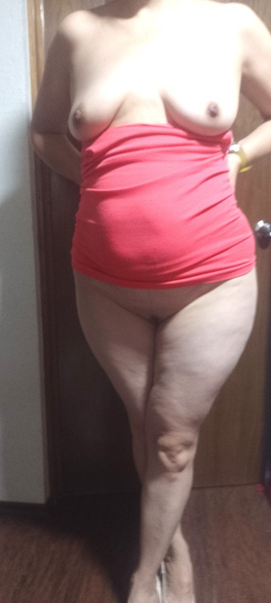 Aurahotwife's tweet photo. Domingo de pasión mi hotwife y su compadre, vinieron de visita y la comadre llevo a los niños al sixflsgs, nosotros echando trago, ya ambientados y mi putita bien caliente convencio al compadre para que le diera una buena cogida  a mi hermosa putita!los leeo. https://t.co/lWYZbK6GyH