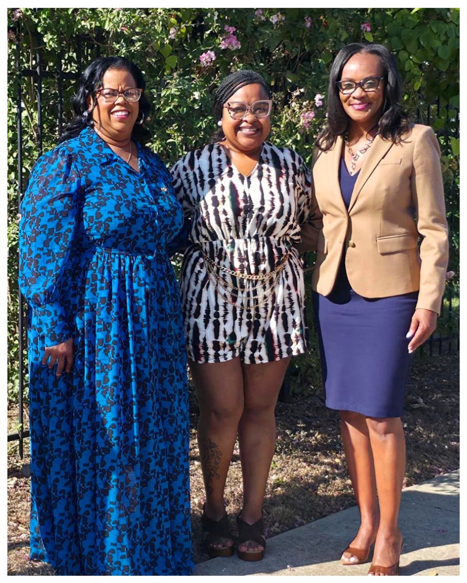 CommALSimmons's tweet photo. We celebrated 100 years, but we didn't spend the whole evening looking back. We focused on what's in front of Tarrant County: our public schools, our neighbors' due process, and an election in November that decides all of it.

Happy 100th, Ms. Opal Lee. We intend to keep walking. https://t.co/bSGOiaT5KP