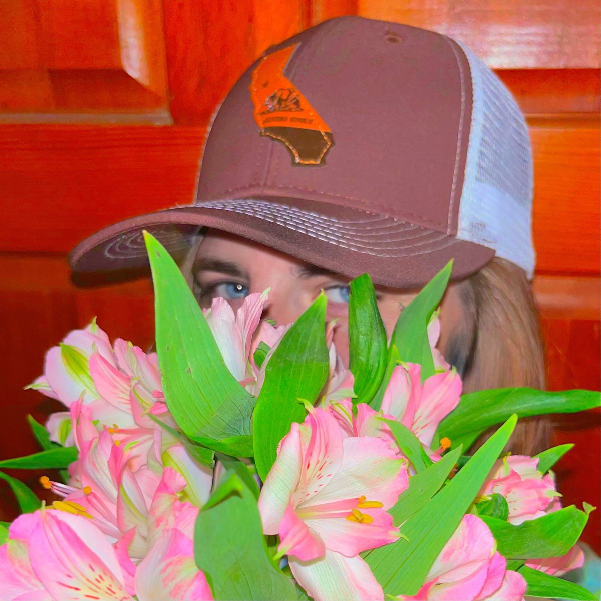 Herskinonly's tweet photo. For the ladies #wlw #lesbian #lesbians #losangeles #california #datenight #lillies https://t.co/OWjdSSd0tL