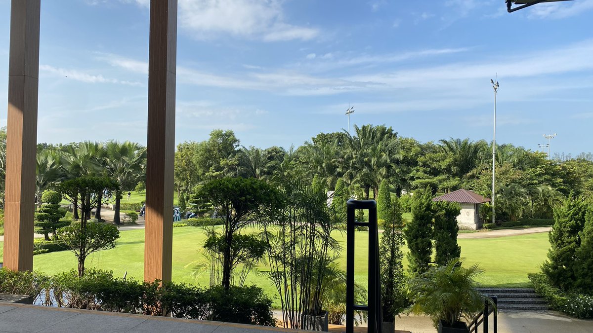 tranhun50916783's tweet photo. Hành trình golf bắt đầu từ đây ⛳
Hôm nay 100 gậy trên sân par 72. Điểm số chưa đẹp nhưng cảnh thì quá đẹp, không khí thì quá chill.
Cứ từ từ, mỗi vòng là một bước.
#Golf #BeginnerGolfer #GolfJourney https://t.co/BtVrhlvrZM