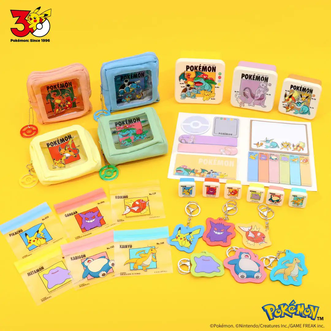pokecamatomeru's tweet photo. 【ポケモン30周年】
ポケモン×3COINSコラボのグッズが登場

📅発売日
10月10日(土)～

🏬販売場所
・3COINS
・3COINS+plus
・3COINS OOOPS!
・3COINS station
・PAL CLOSET(公式通販サイト)

✅ピカチュウ/フシギバナ/リザードン/カメックスなど初代ポケモンのグッズが登場

✅詳細
https://t.co/i9DRy9AFoZ