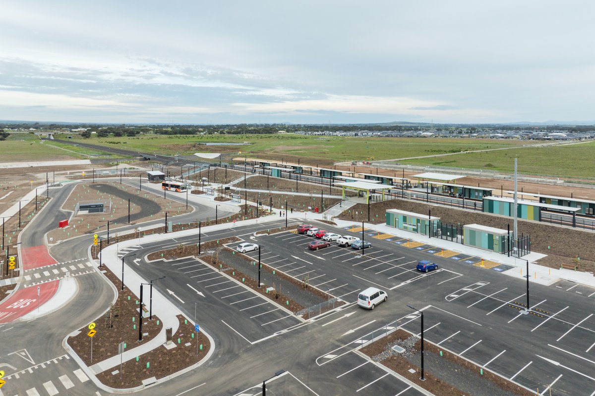 levelcrossings's tweet photo. 🤩 All aboard at West Tarneit! 

✨ The new West Tarneit Station has opened in Melbourne's west, featuring 400 car parks, cycling and pedestrian paths, and 2 bus routes connecting to the local community.

🔗 Read more: https://t.co/iftgY41es7 https://t.co/tCIHCKXEZB