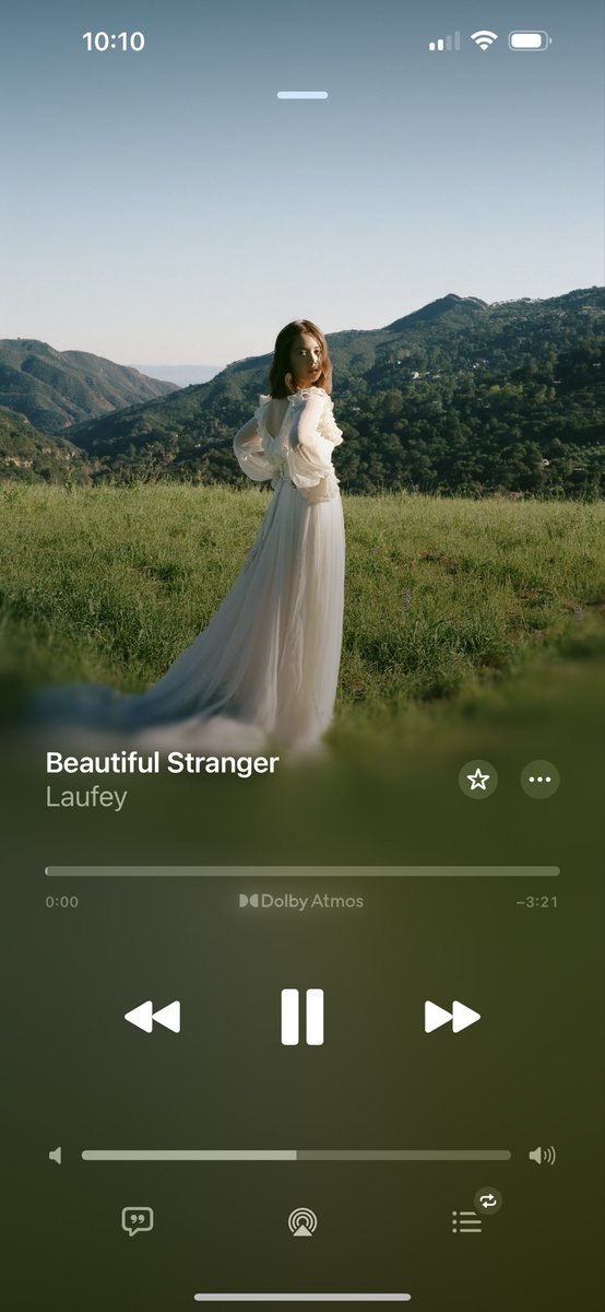 支度時間はスピーカーでLaufey(レイヴェイ)をかけて姫気分になります。クラシックディズニーが好きな人間に刺さり過ぎる。父に教えてもらった歌手で素敵なのでみんなに聴いてほしい。
私は在宅ワークなので１日のスケジュールで区切りをつける為に時間帯毎に聴く音楽を変えてる🎶 https://t.co/dk4FPEDKwb