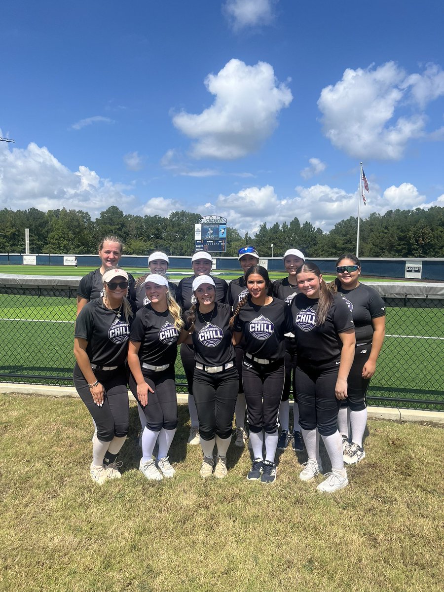 ChattChill16u's tweet photo. Thank you so much @NACCsoftball for hosting our Chatt Chill girls this weekend!! Camp was awesome and we really appreciate the time poured in to them!

@JoeGuth08812179 @Jkolaitis33 @tommytas15 https://t.co/cIrY7hS1Np