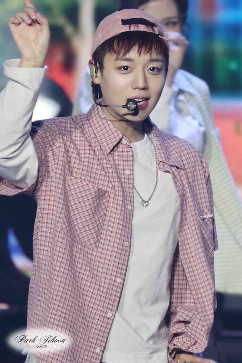 529x99's tweet photo. 260913 RE:FLECT ENCORE in SEOUL 서울 앙콘

🍑 - ̗̀ (˶♡ᗜ♡˶) ̖́- 🍑

#박지훈 #PARKJIHOON https://t.co/CEk0prsweO