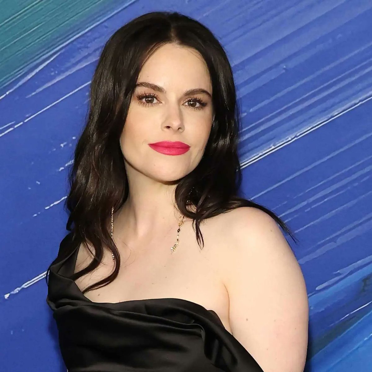 edenxno's tweet photo. Emily Hampshire https://t.co/FiQcuqP2hA