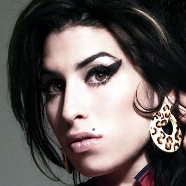 DrBuzz_Forensic's tweet photo. Singer Amy Winehouse was #BornOnThisDay Sept. 14, 1983. Remembered for her deep, expressive contralto vocals. Battling #addiction, #bulimia & ongoing mental health issues, she passed in 2011 (age 27) from #alcohol poisoning. #RIP #GoneTooSoon #selfcare #selfawareness #slowsuicide https://t.co/DxbRRVnZ5a