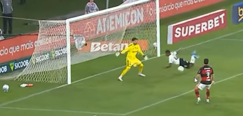 GibasOficial's tweet photo. O QUASE gol de PIROKA do Gui Negão https://t.co/Zn740lBegZ
