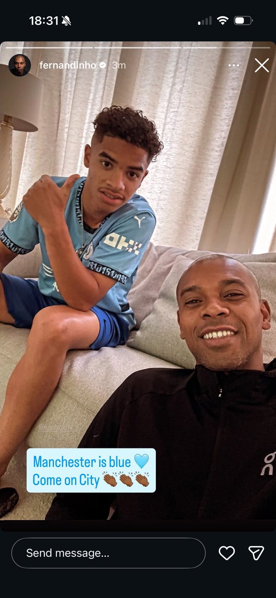City_Chief's tweet photo. Safe to say Zabaleta and Fernandinho enjoyed that derby win! 😂🩵

Once a Blue, always a Blue.

MANCHESTER IS BLUE! 🔵 https://t.co/eyyZVpSwxa