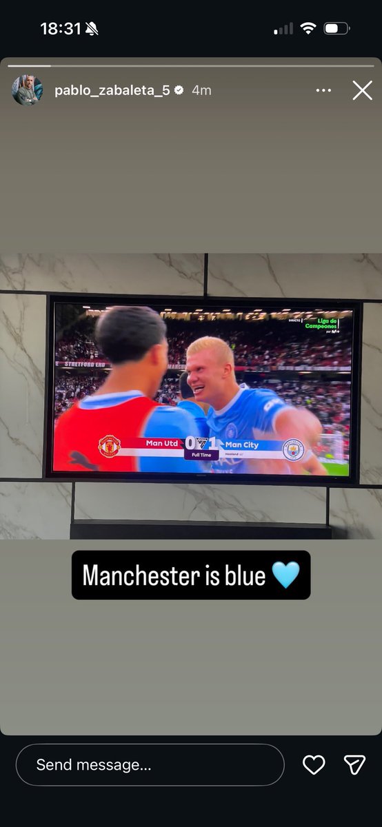City_Chief's tweet photo. Safe to say Zabaleta and Fernandinho enjoyed that derby win! 😂🩵

Once a Blue, always a Blue.

MANCHESTER IS BLUE! 🔵 https://t.co/eyyZVpSwxa