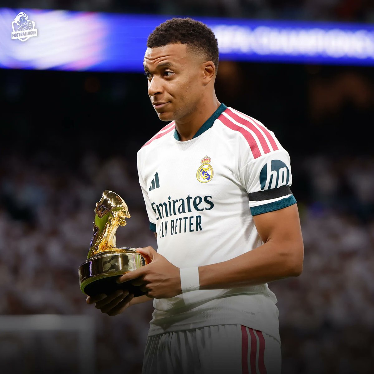 Footballogue's tweet photo. La petite pique d’Ousmane Dembele sur Kylian Mbappe :

« MOI, JE N’AI JAMAIS ÉTÉ L’ÉLU. ❌

J’ai toujours été au fond de la classe. J’ai bossé dur. »

(L1+) https://t.co/ygRRTm3tk4