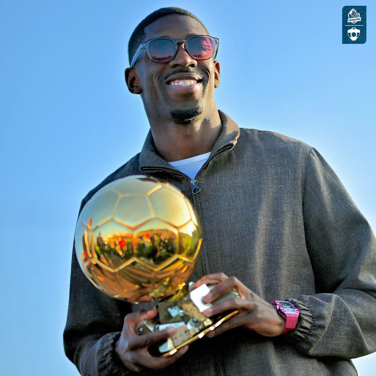 Footballogue's tweet photo. La petite pique d’Ousmane Dembele sur Kylian Mbappe :

« MOI, JE N’AI JAMAIS ÉTÉ L’ÉLU. ❌

J’ai toujours été au fond de la classe. J’ai bossé dur. »

(L1+) https://t.co/ygRRTm3tk4