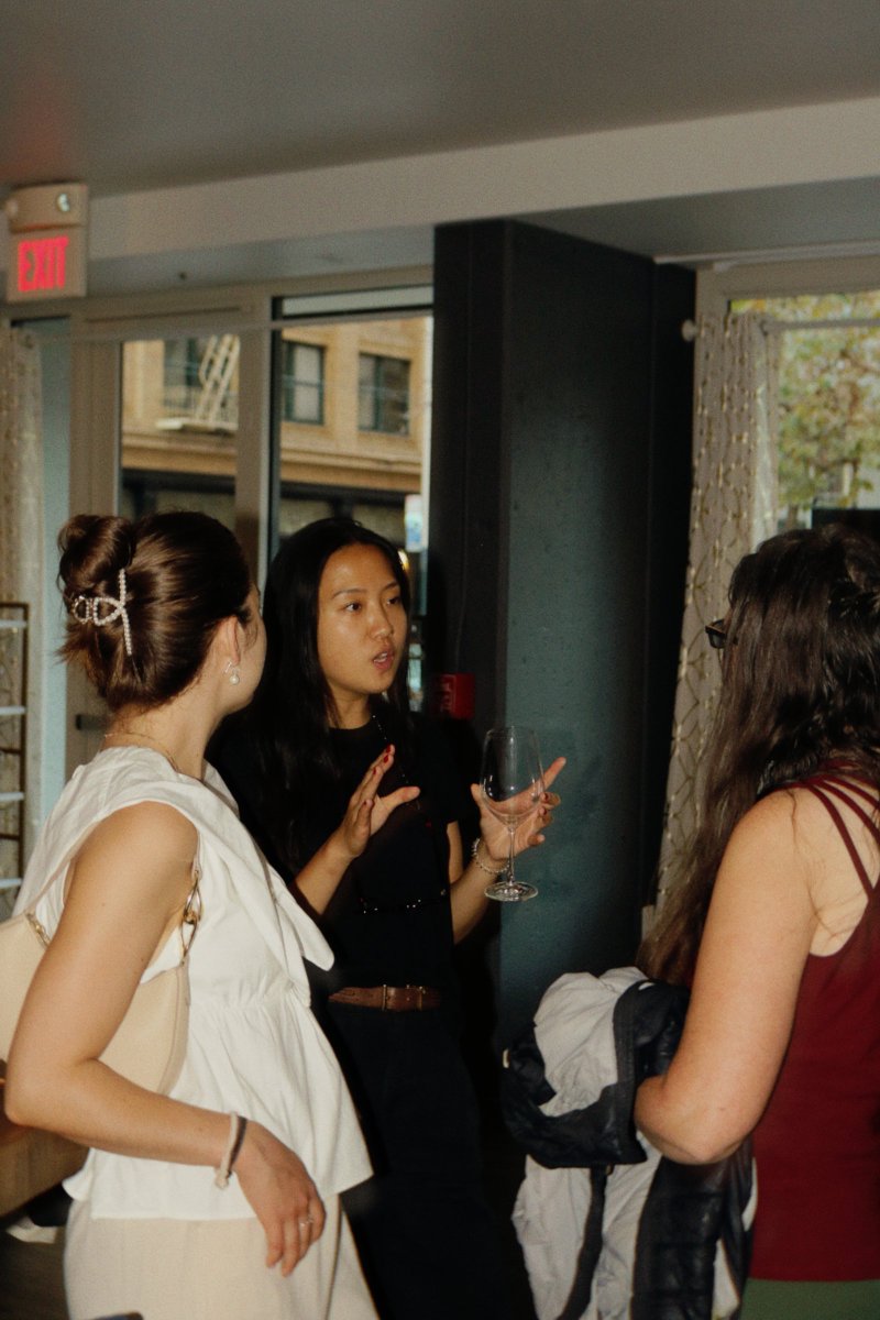 mayathoma's tweet photo. Love my @aisnackclub girls

outtakes from a recent happy hour https://t.co/zkrkk8gN1m