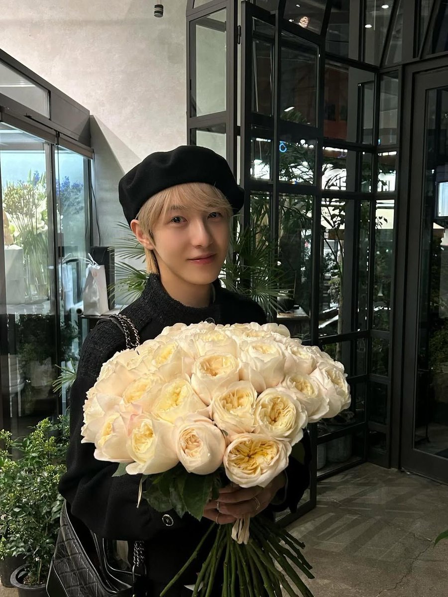 NCTUNIONBR_'s tweet photo. Ele é nosso raio de sol, faremos o melhor para promovê-lo ainda mais 🥺💛 https://t.co/S44IjIzRfF