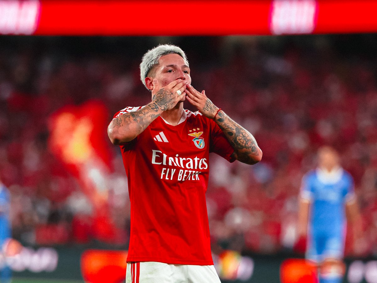 SLBenfica's tweet photo. Bom dia, Benfiquistas! 😘 https://t.co/poh2vte3CZ