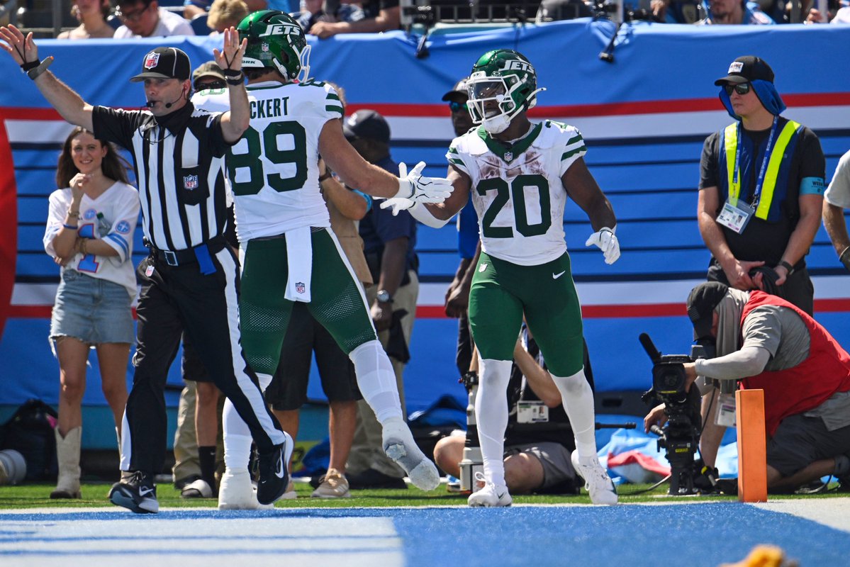 Jeremy_Ruckert1's tweet photo. 1-0 🪖🛩️  #JetUp https://t.co/BSQ0fLgMpF