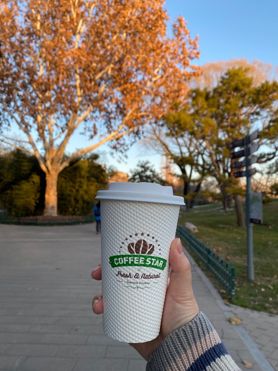 MikkiRechtlp's tweet photo. Hey friend! Just grabbed your favorite iced latte on my way over—gonna swing by in 10, wanna kick back and chat for a bit https://t.co/6Ob5BwCQ87