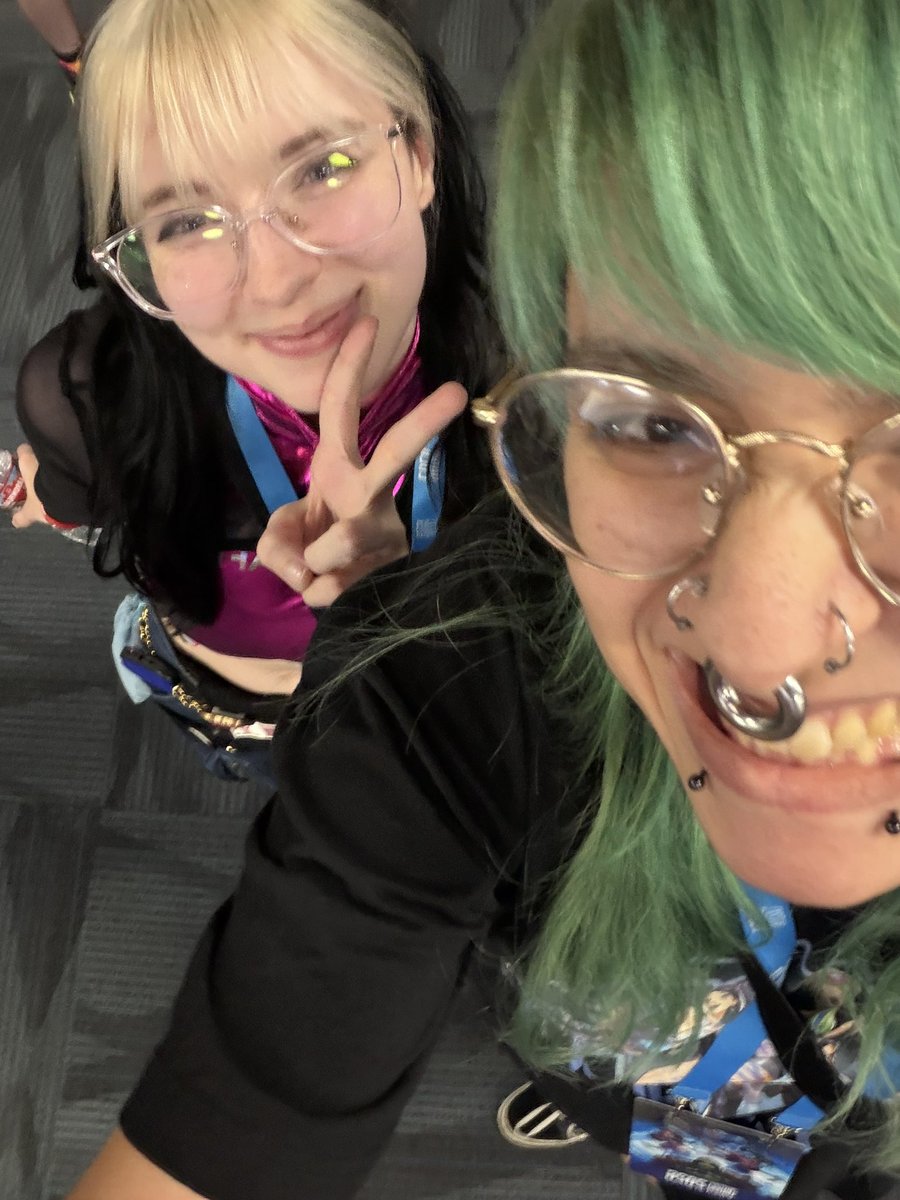 bussymizuki's tweet photo. THANK YOU ASPEN 😭😭😭😭😭😭😭😭😭😭😭😭😭😭😭😭😭😭😭  bussymizuki meets the goat https://t.co/LFbL1SfC94