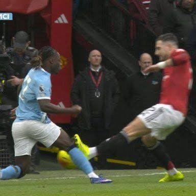 City_Chief's tweet photo. United fans crying about refereeing decisions? 

Do they remember these?

❌ No red card for Dalot
😂 Rashford miles offside

The irony is incredible. https://t.co/fQLLtVG5ia
