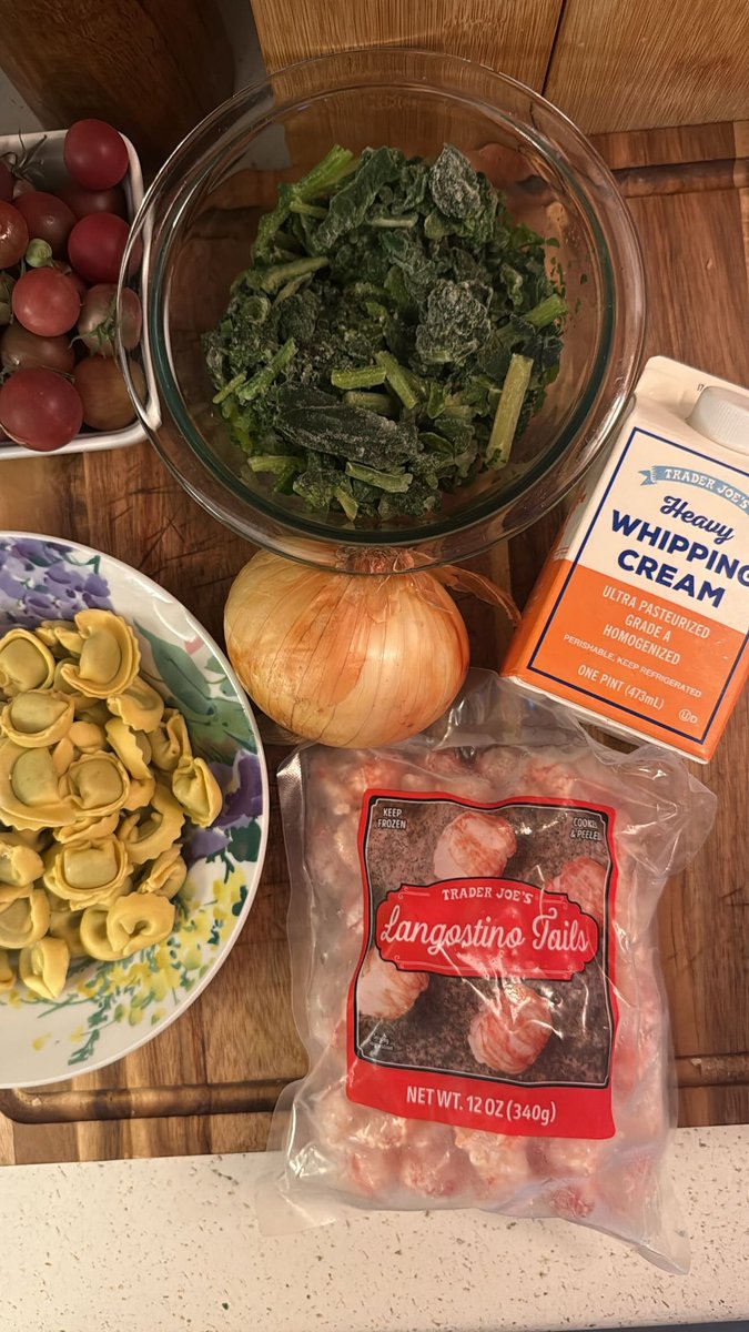 heyjoydoe's tweet photo. langostino tortellini https://t.co/KymO7GRcWH