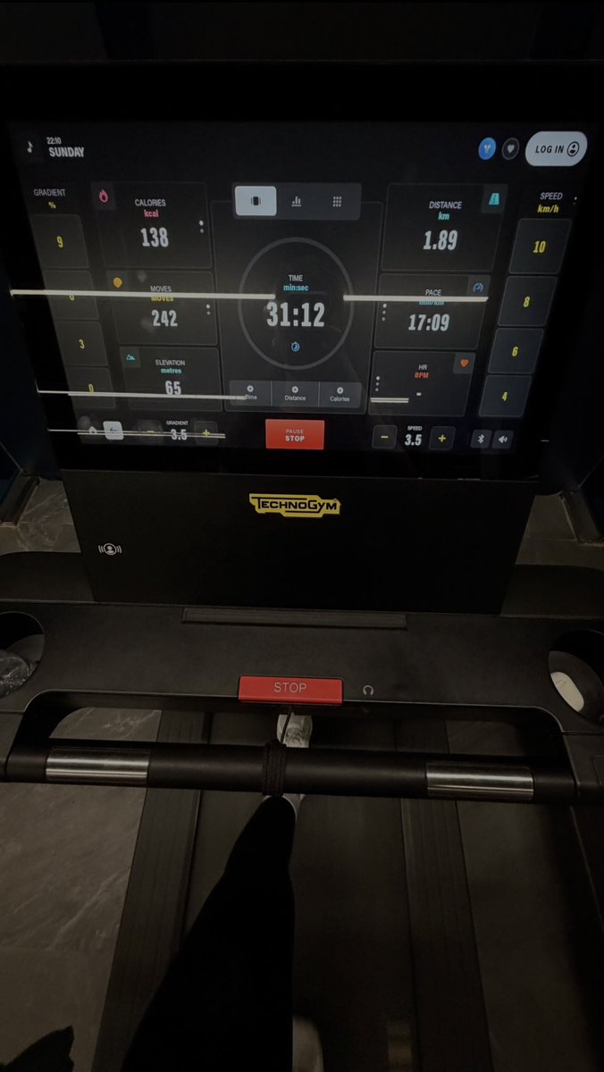 mekeigues's tweet photo. Late night cardio 🏃🏻‍♀️ https://t.co/f8CvsfL6Ra